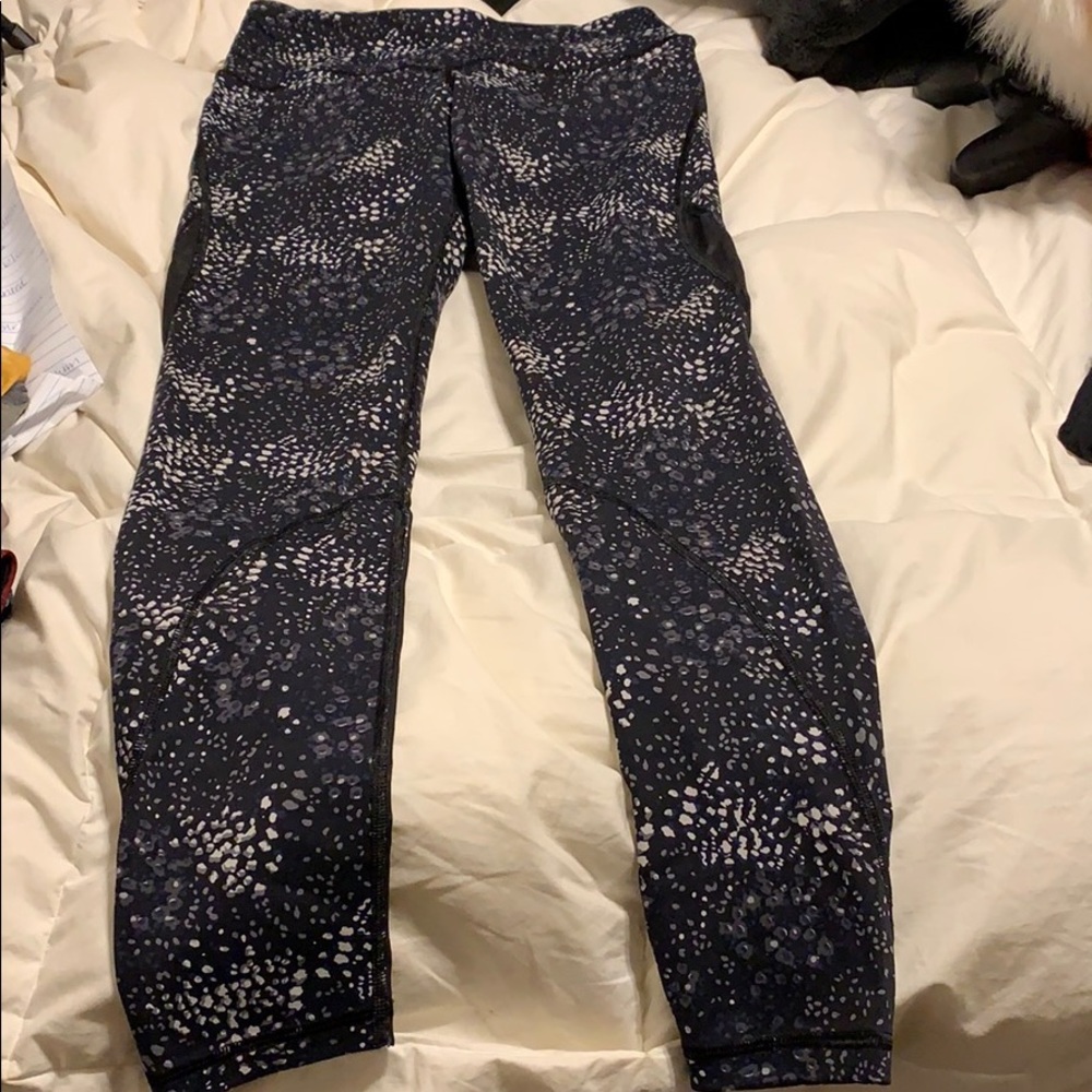 VS knockout workout leggings with mesh